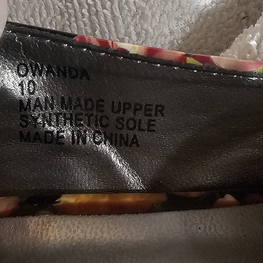 ,143 Girl Owanda Women US 10 Multi Color Heels NWT - Picture 8 of 10